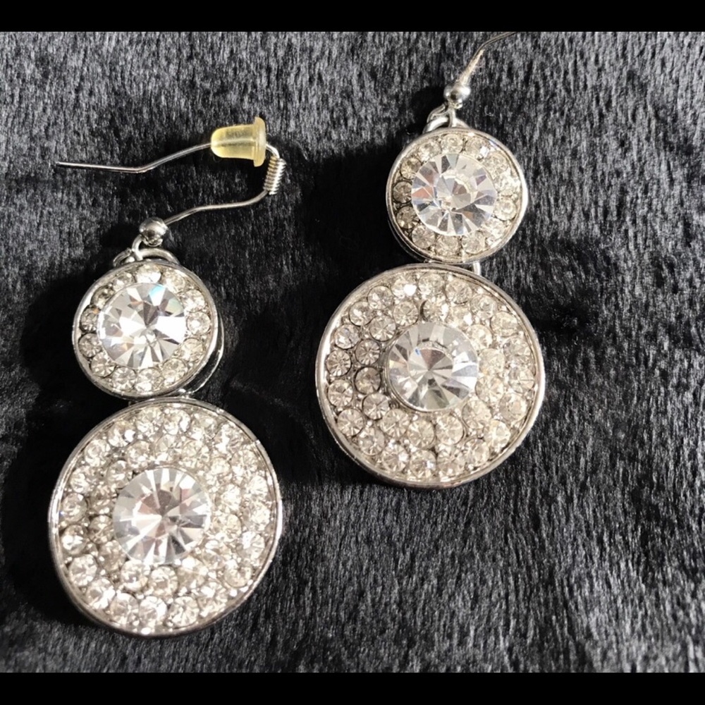 Bundle Of 7 Earrings.